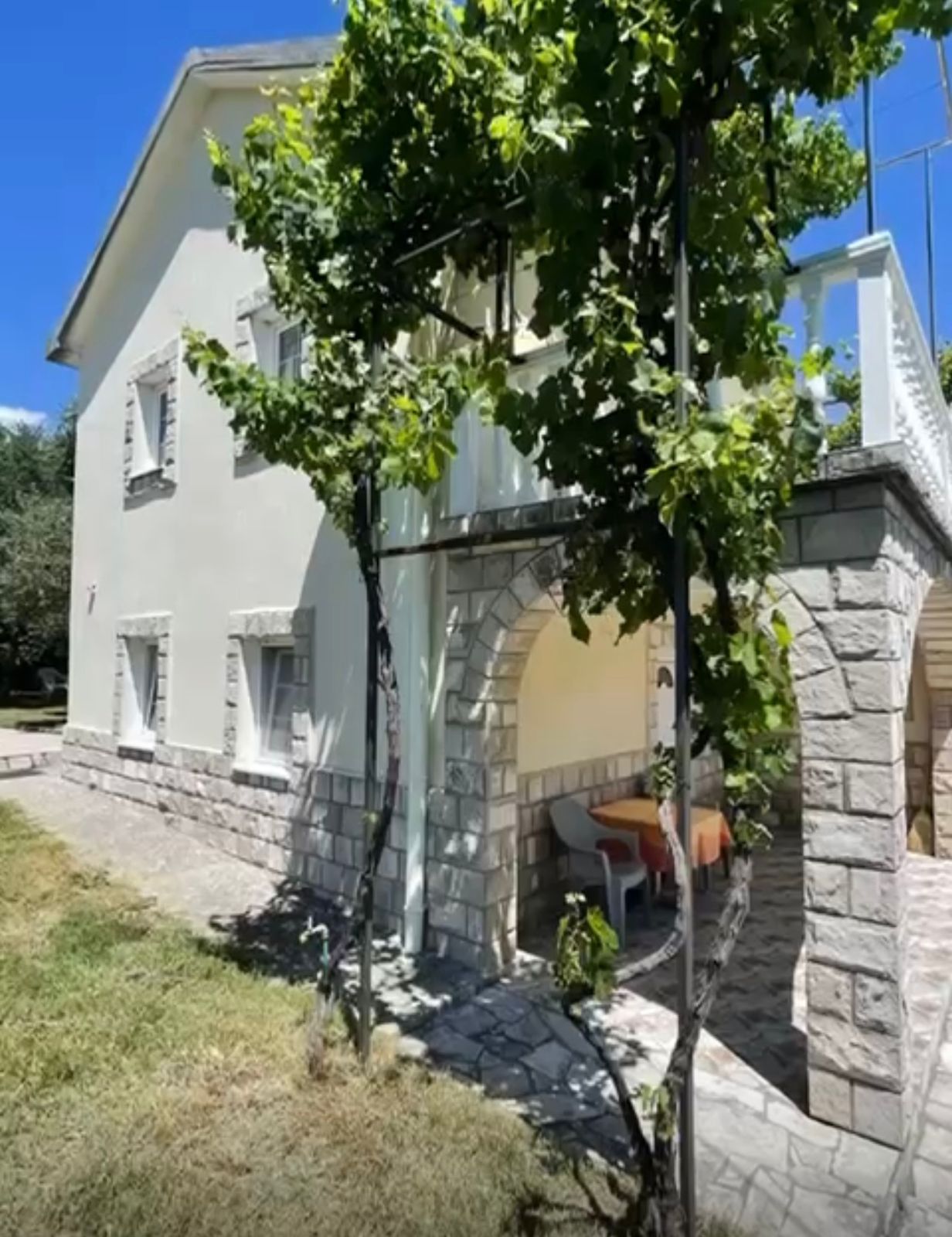 ПРОДАЁТСЯ ДВУХЭТАЖНЫЙ ДОМ В РАДОВИЧАХ, ЛУШТИЦА